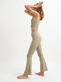 High-Rise Flared Legging - Marzapane